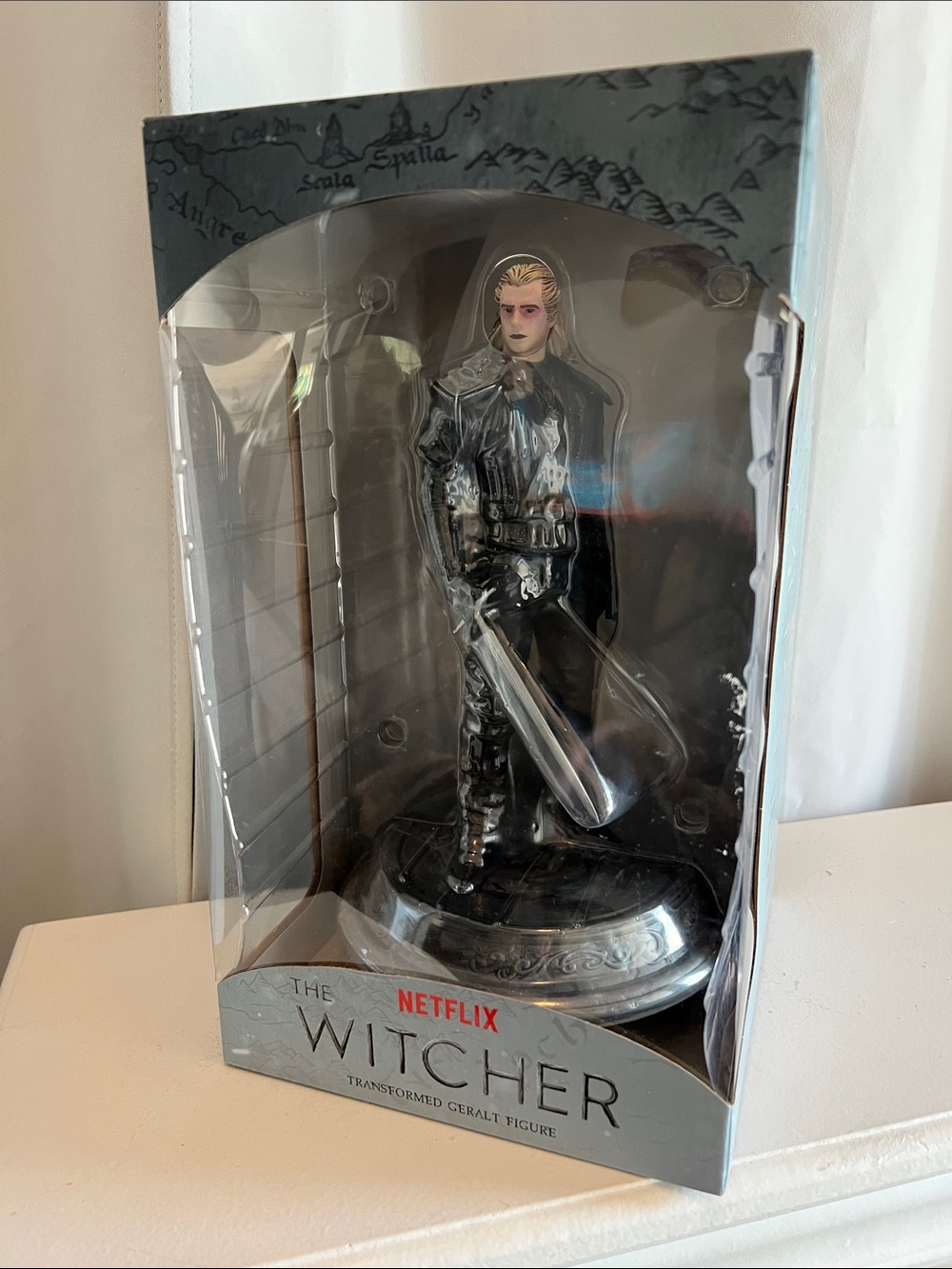Netflix The Witcher Transformed Geralt Figure - 12” Dark Horse Figure